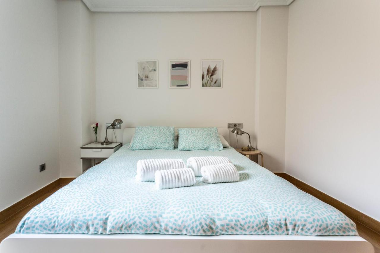 Apartamento En Primera Linea De Playa Riazor La Coruña Eksteriør bilde